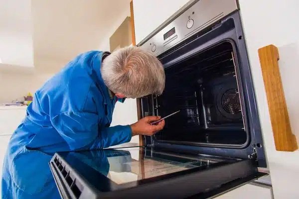 صيانة أفران الغاز والبروستد والثلاجات, خدمات متكاملة لمعدات الطهي والتبريد